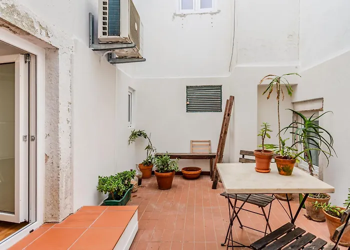 Alfama Pateo Lissabon