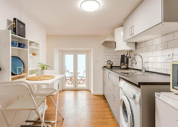 Alfama Pateo * Лиссабон