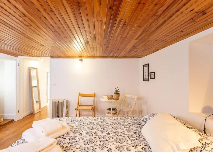 Alfama Pateo * Лиссабон